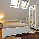 Residenz Unter Den Linden 27 *